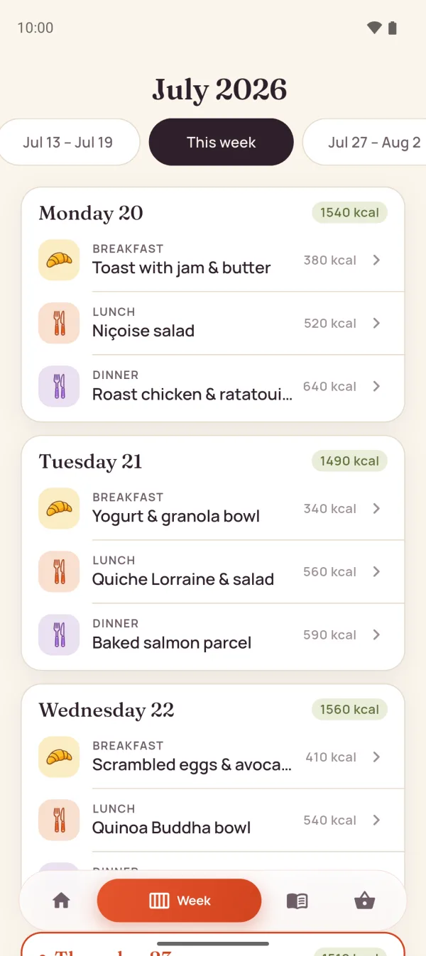 Menu Semaine planner screen: the week with breakfast, lunch and dinner for each day